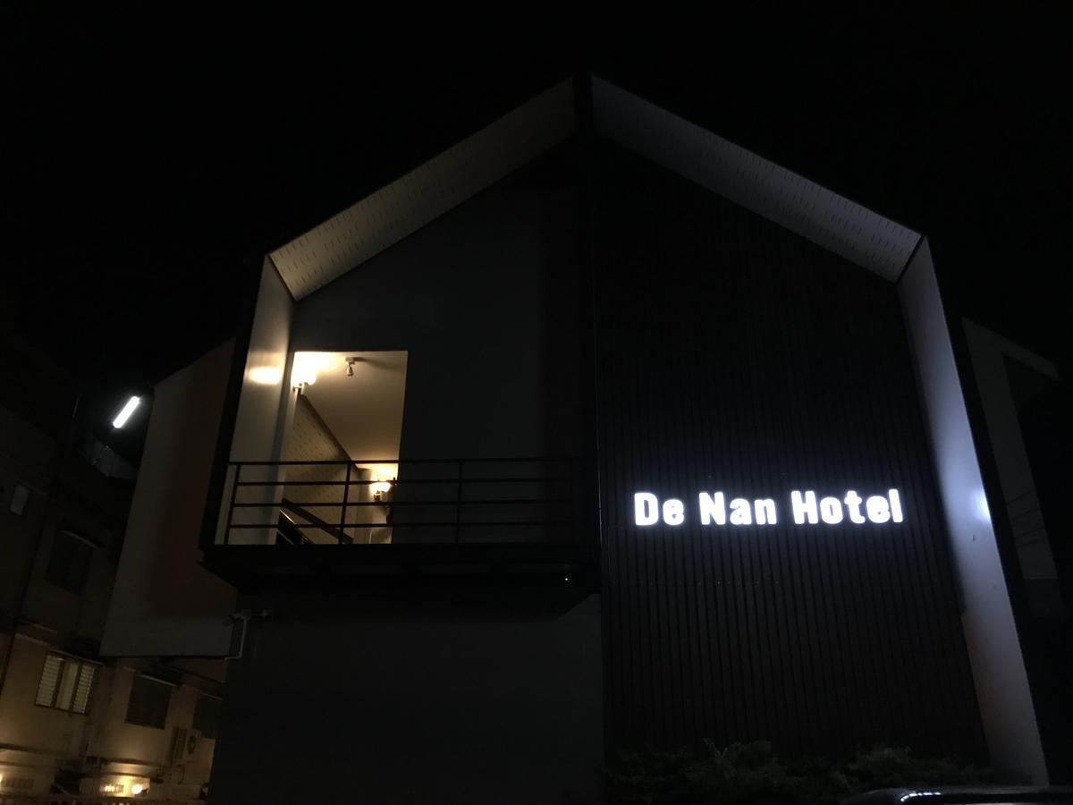 De